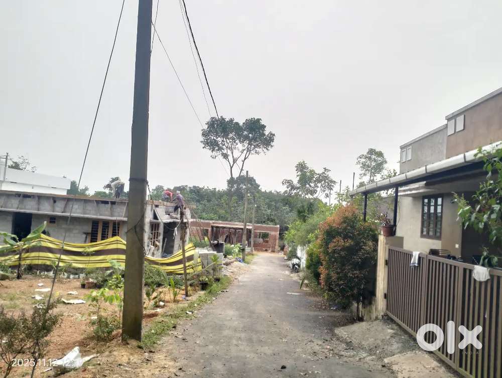 Infopark Thripunithura Thiruvankulam vennikulam area plot for sale