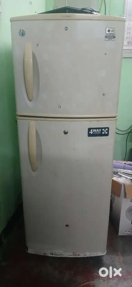 LG DOUBLE DOOR 240L