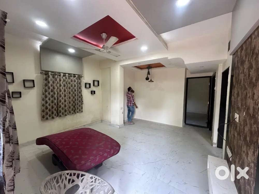 2bhk Semi furnished flat for rent prime location