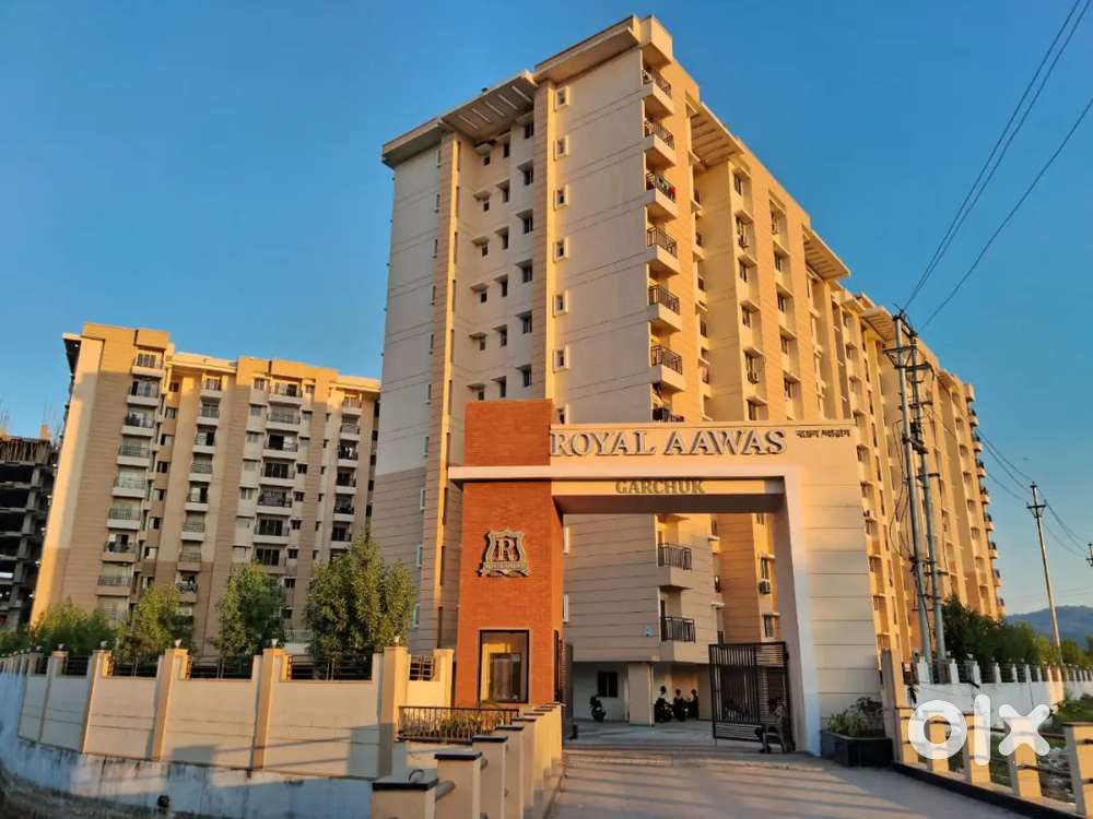 Royal Aawas 1bhk sale available.price 25,00,000/-