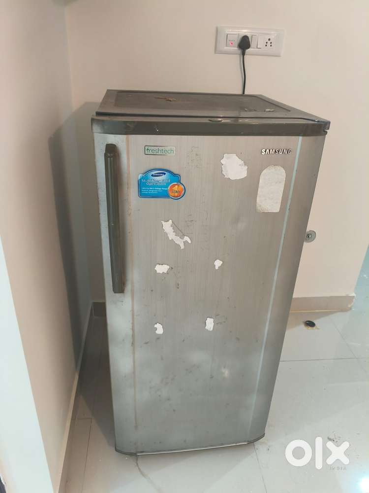 Single-Door Grey Fridge – Excellent Working Condition