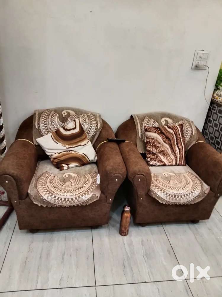 Selling five seater sofa set