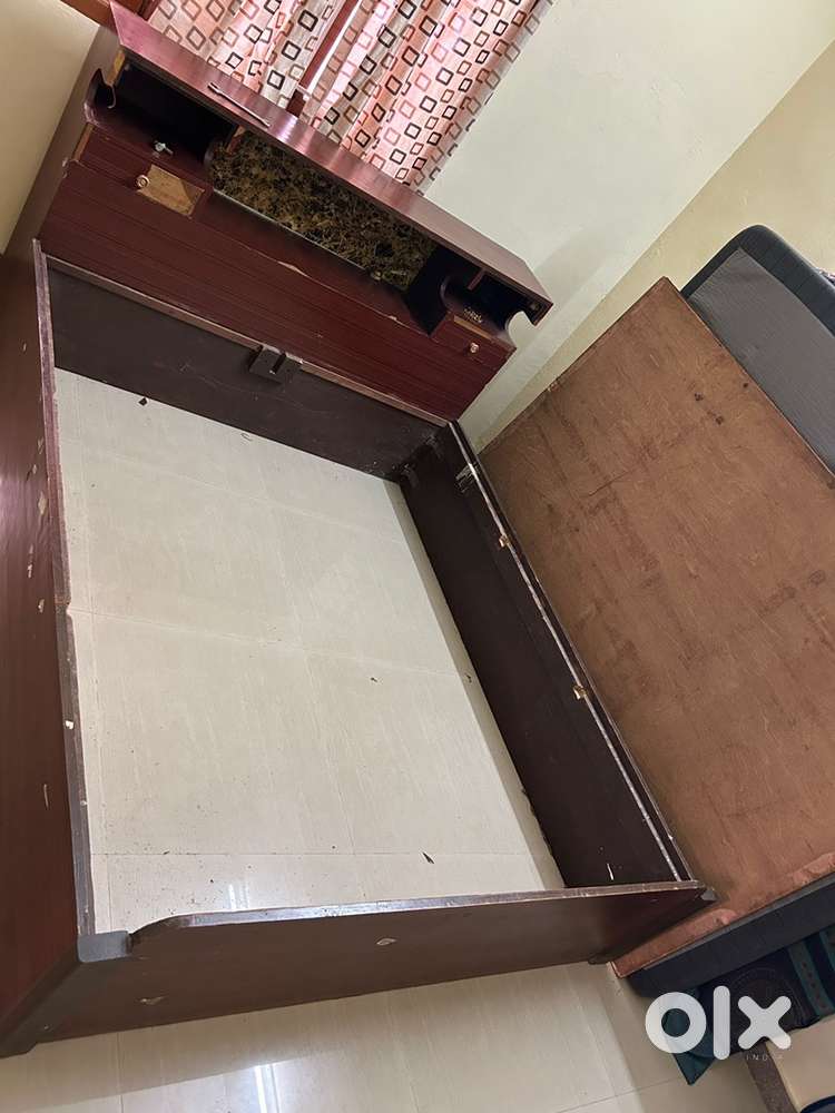 Wooden Cot