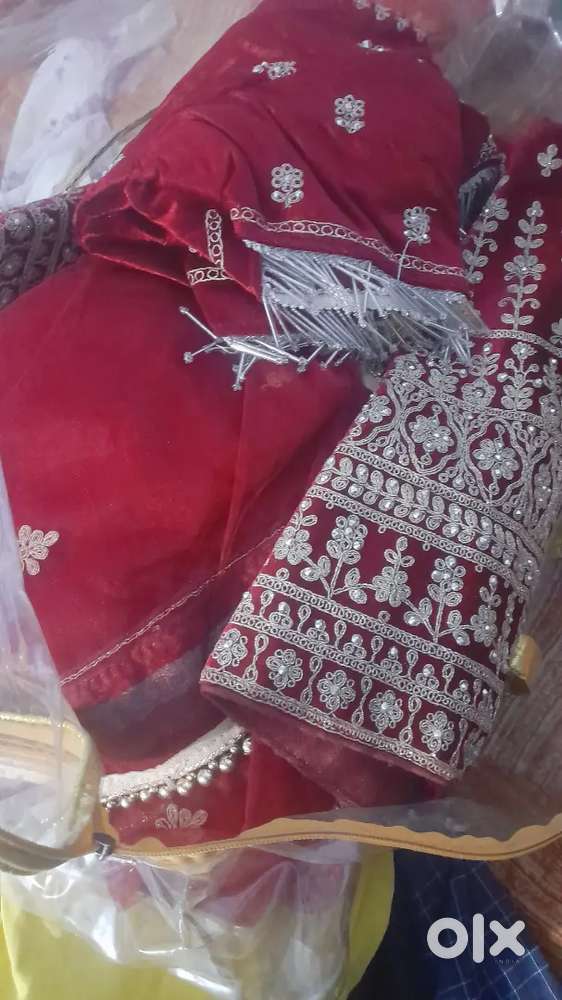 Lehenga sale karna hai