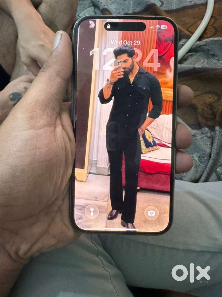 Apple iphone 15 pro natural titanium