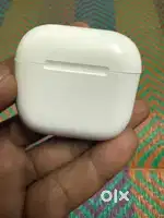 Apple AirPods 4 active noise cancellation still on waranty