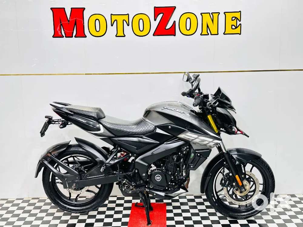 BAJAJ PULSAR NS 200 Dual disc Abs