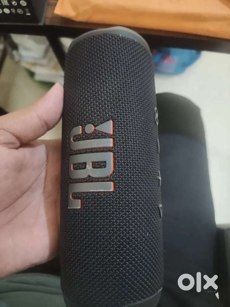 JBL FLIP6 Portable speaker and Sony WH-CH510 Headset