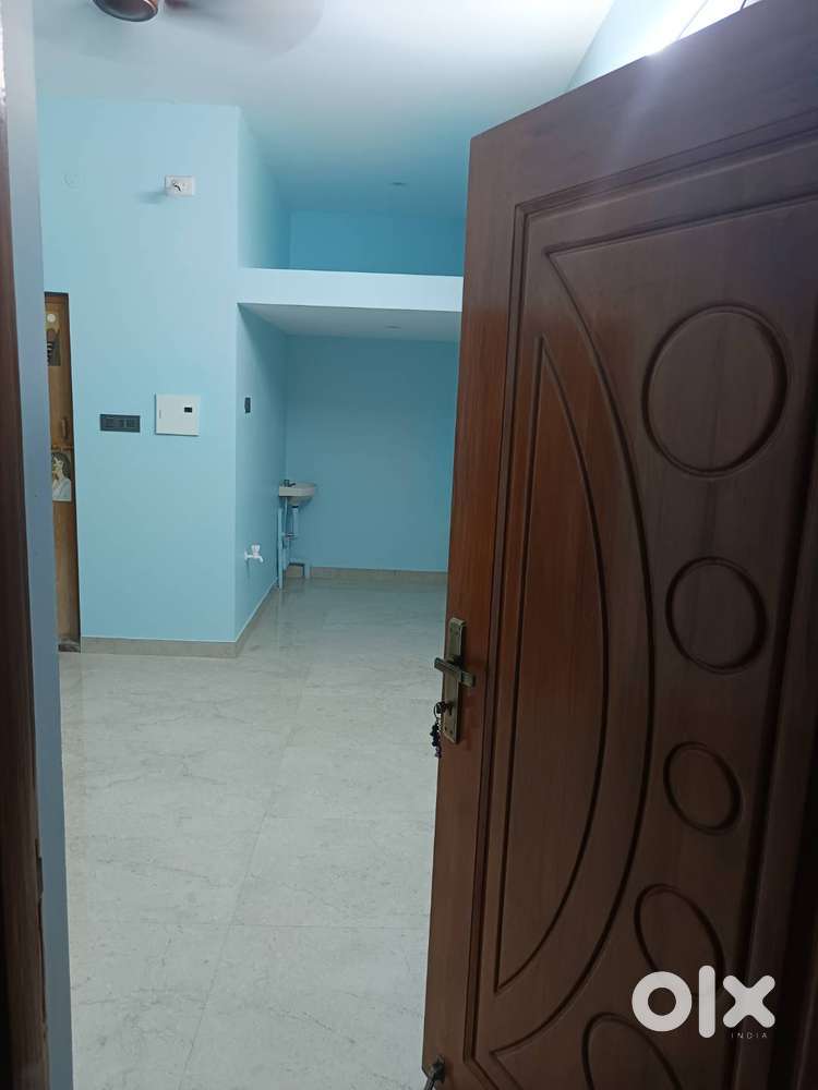 1BHK for families & working women,Perunduari,Near Vivekananda school