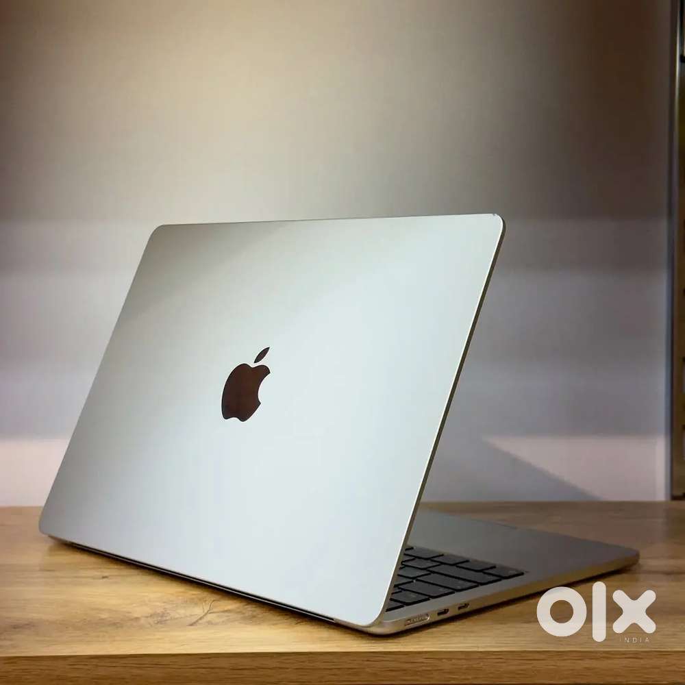 MACBOOK AIR M2 8/256GB INDIAN WITH BILL BOX APPLE CARE TILL JULY 2026