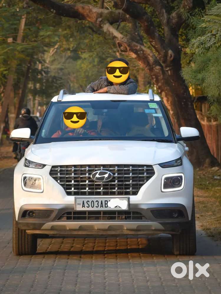 Hyundai Venue 2020 Petrol 14000 Km Driven