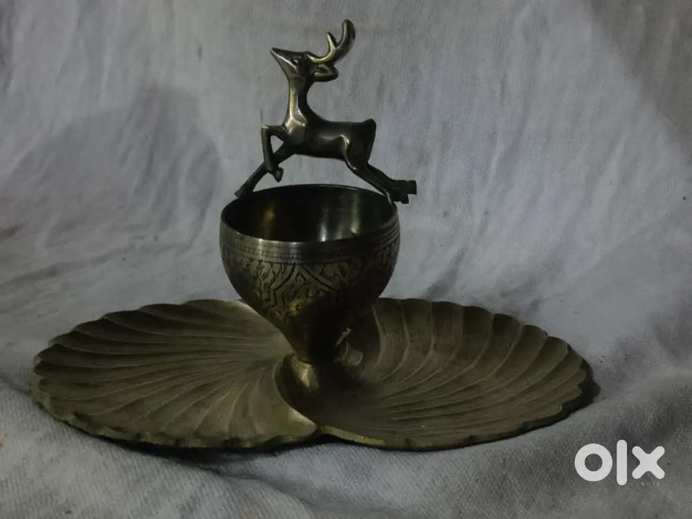 Antique pure brass solid very heavy snacks serving bowl 28/18 cm.