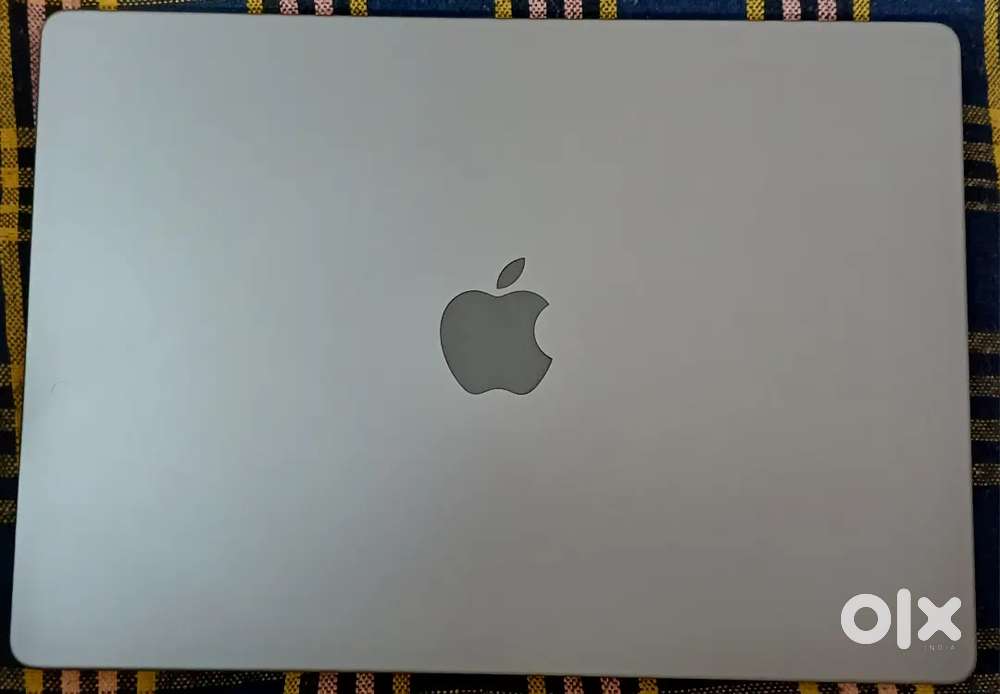 Apple Macbook Pro M2 ( 512 GB )