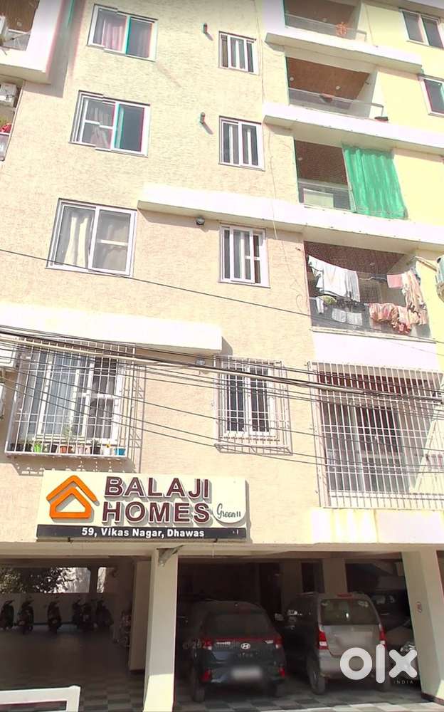 3 bhk flat on premium location is on sale