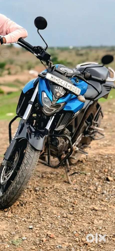 FZ250 new condition one hand use