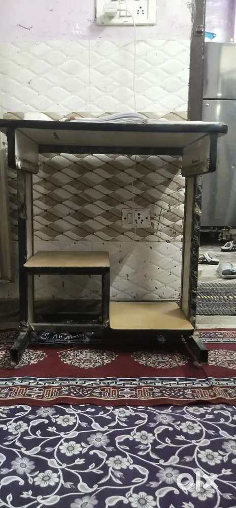 Sale ( computer cpu table ) 1200 under /-