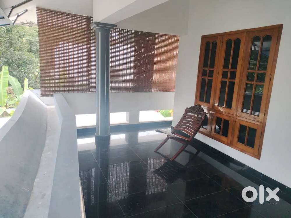 Kowdiar 2Bhk Upstair Furnished House.. FamilyOnly..