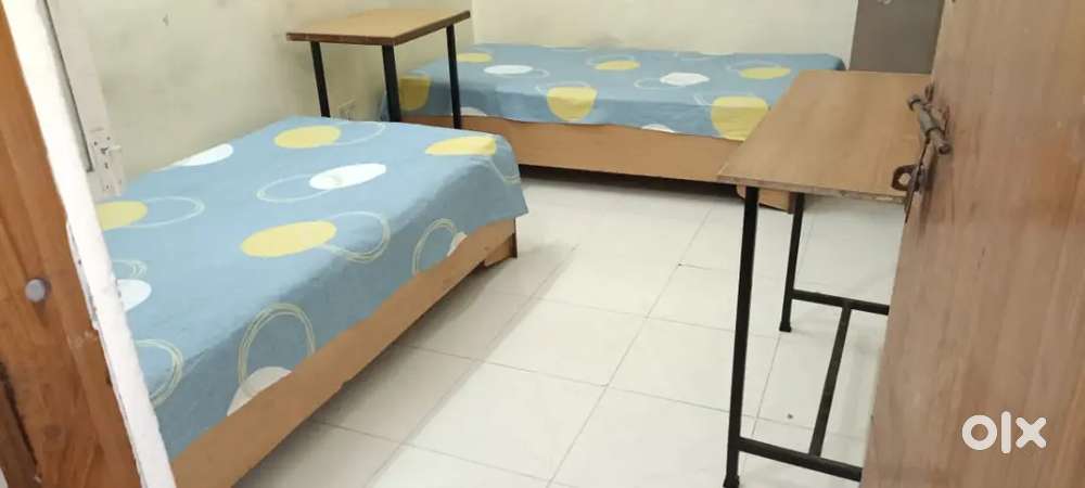 Independent Rooms and sharing beds for boy's