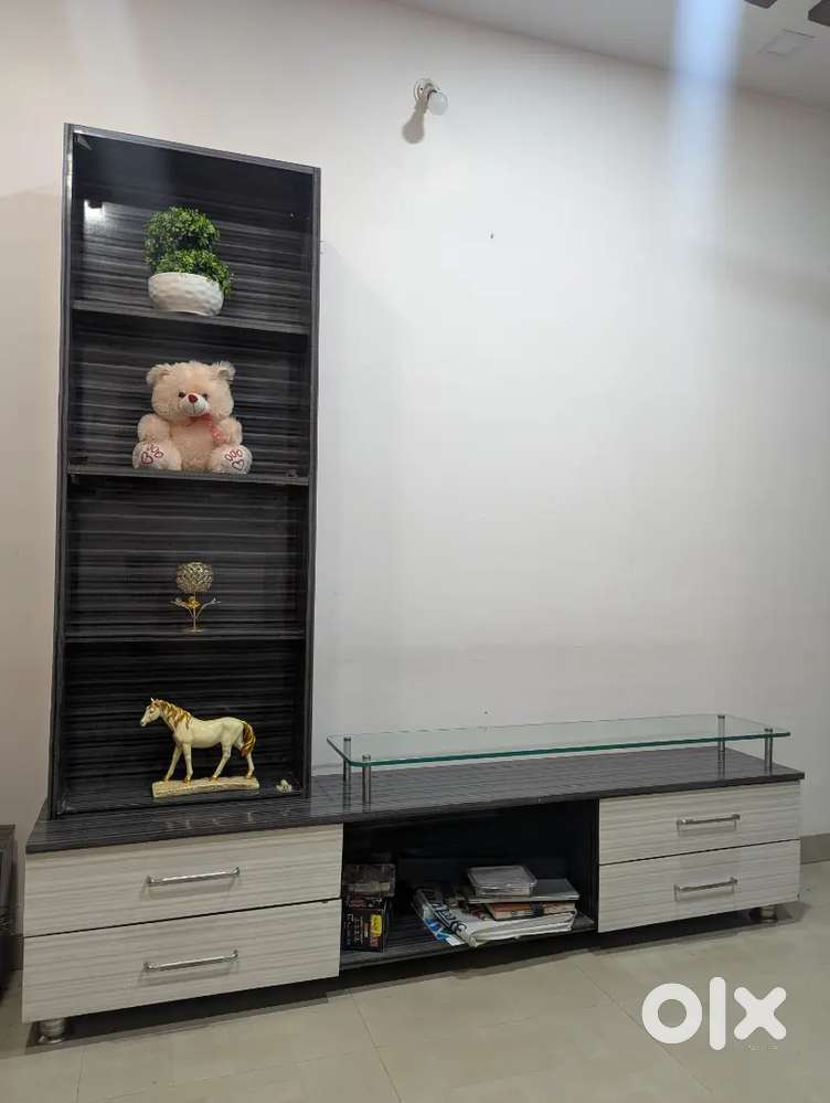 Modern TV Unit / TV Showcase 7x7 feet