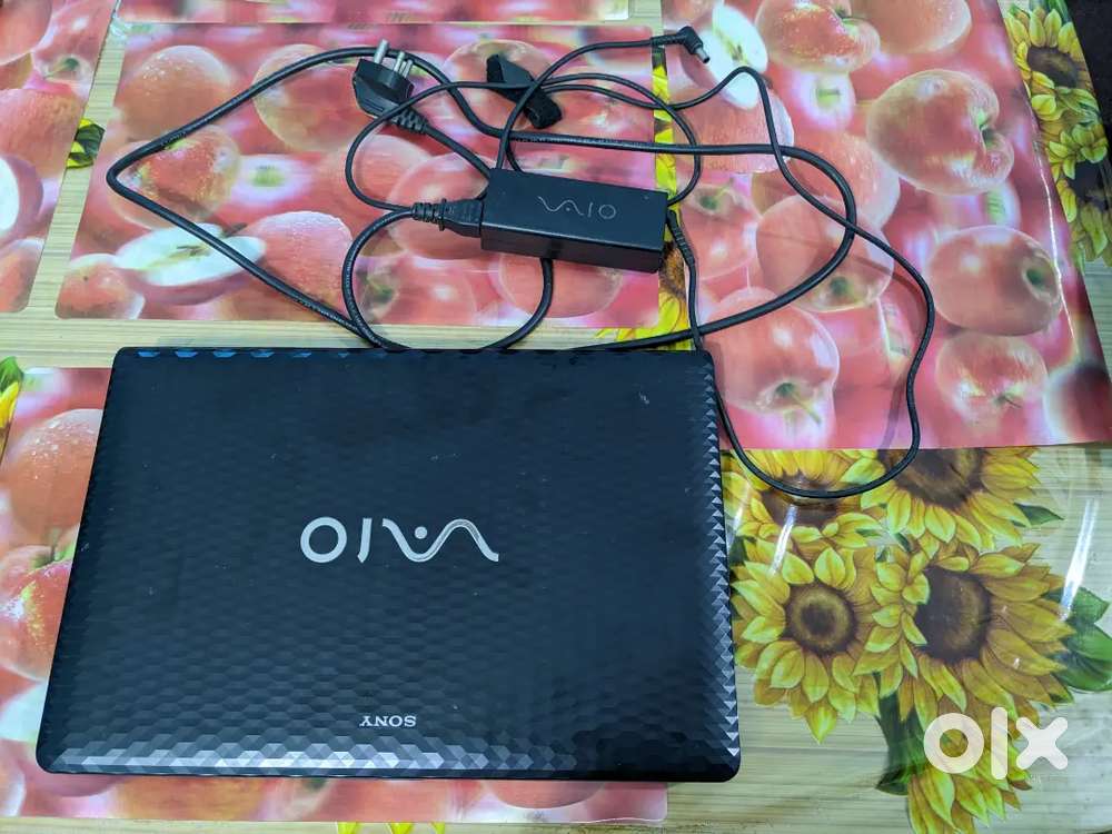 Sony VAIO VPCEL22FX (with charger)
