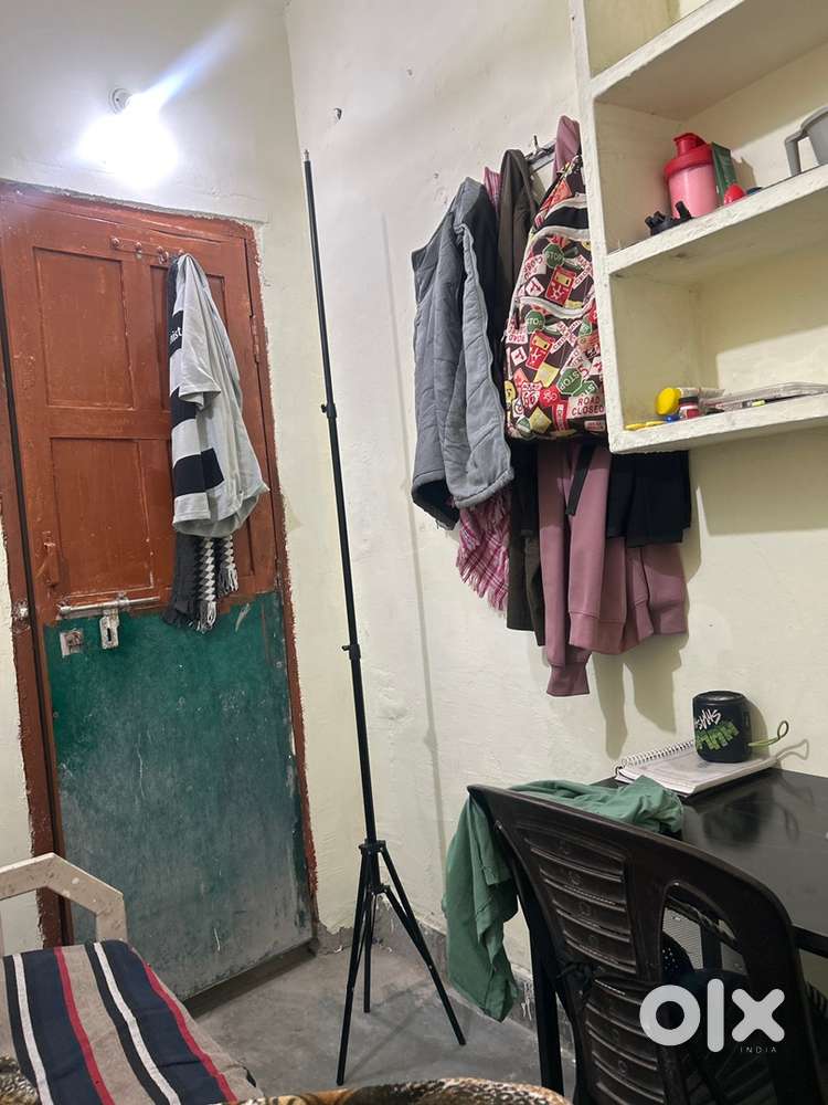 Tripod , 7 feet long , 100% conditon