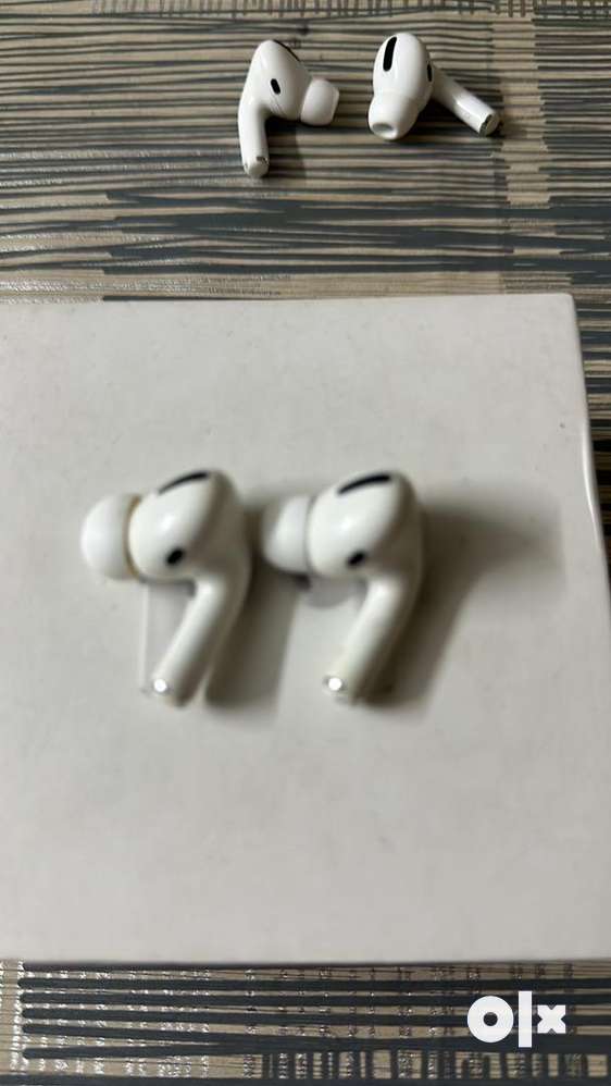 Airpods pro buds