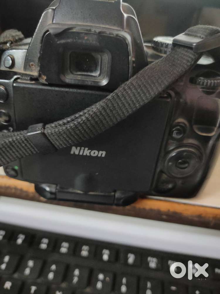 Nikon D5000