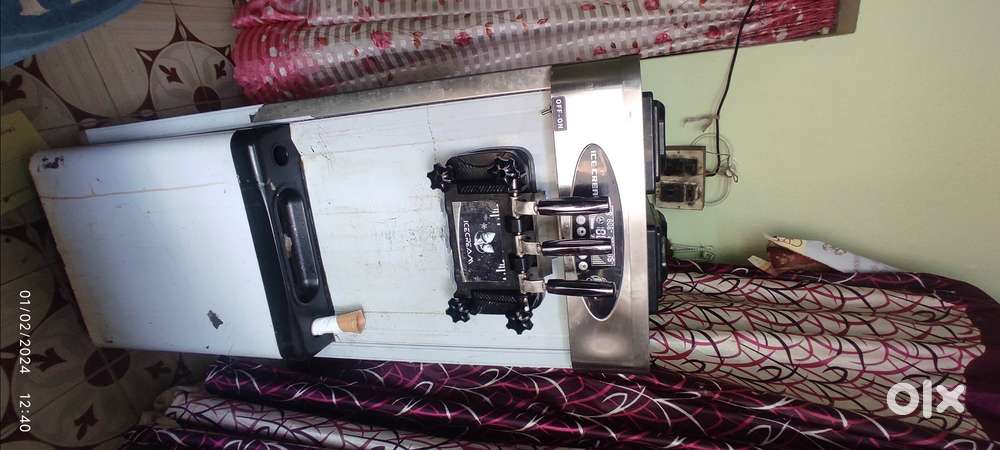 SOFTY ICE CREAM MACHINE