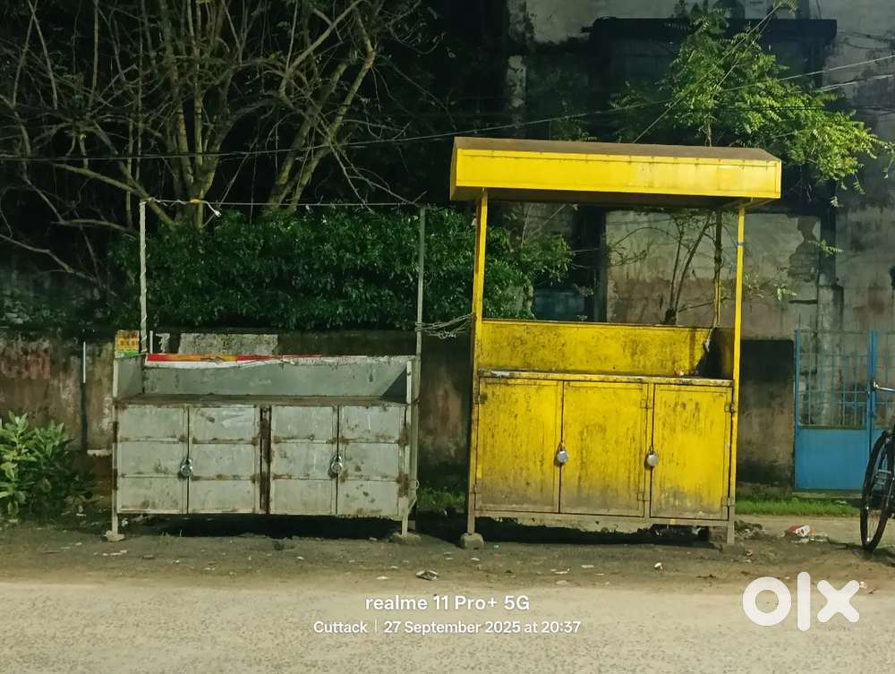 Fast food table