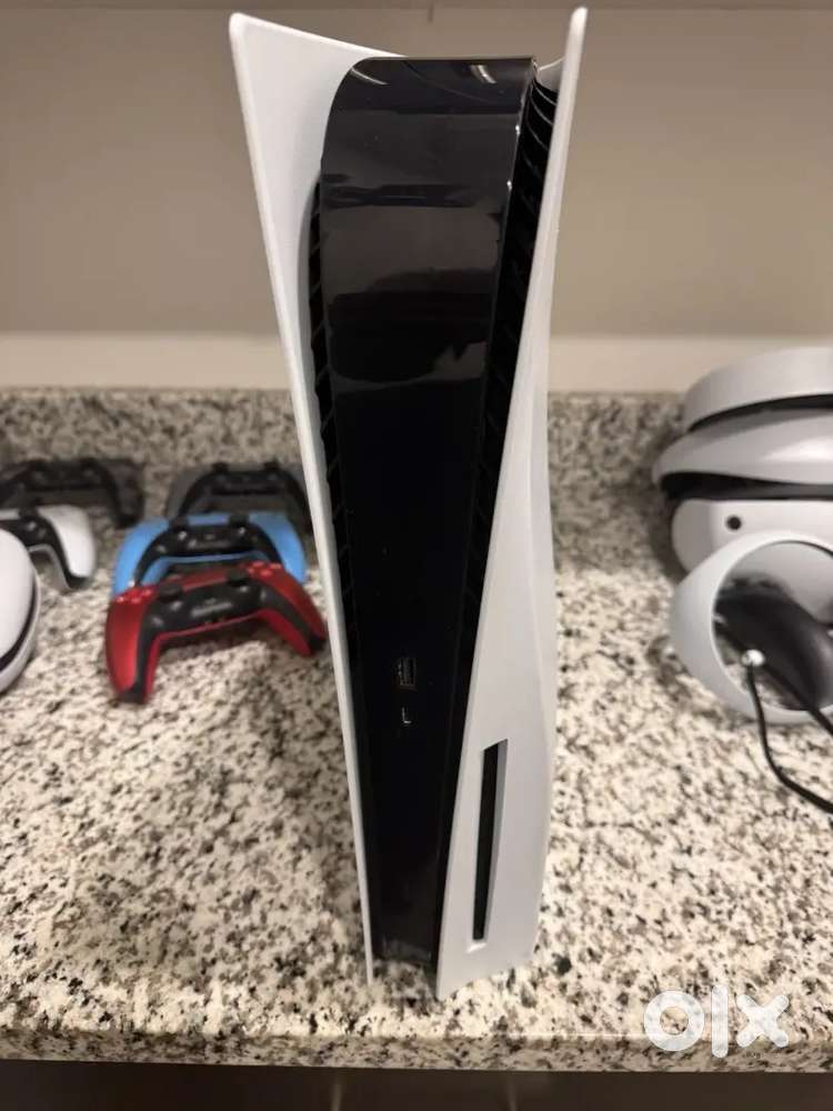 Sony PLAYSTATION 5 Disc Edition PS5 825GB White Console +EIGHT Games