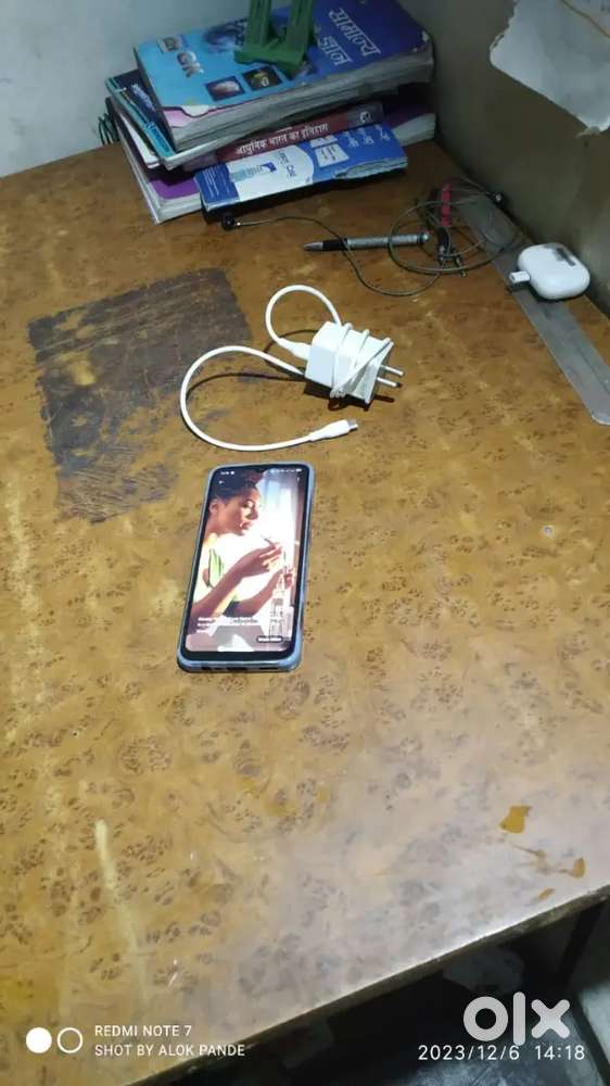 Oppo A9+ samsung j4 (2 phones)