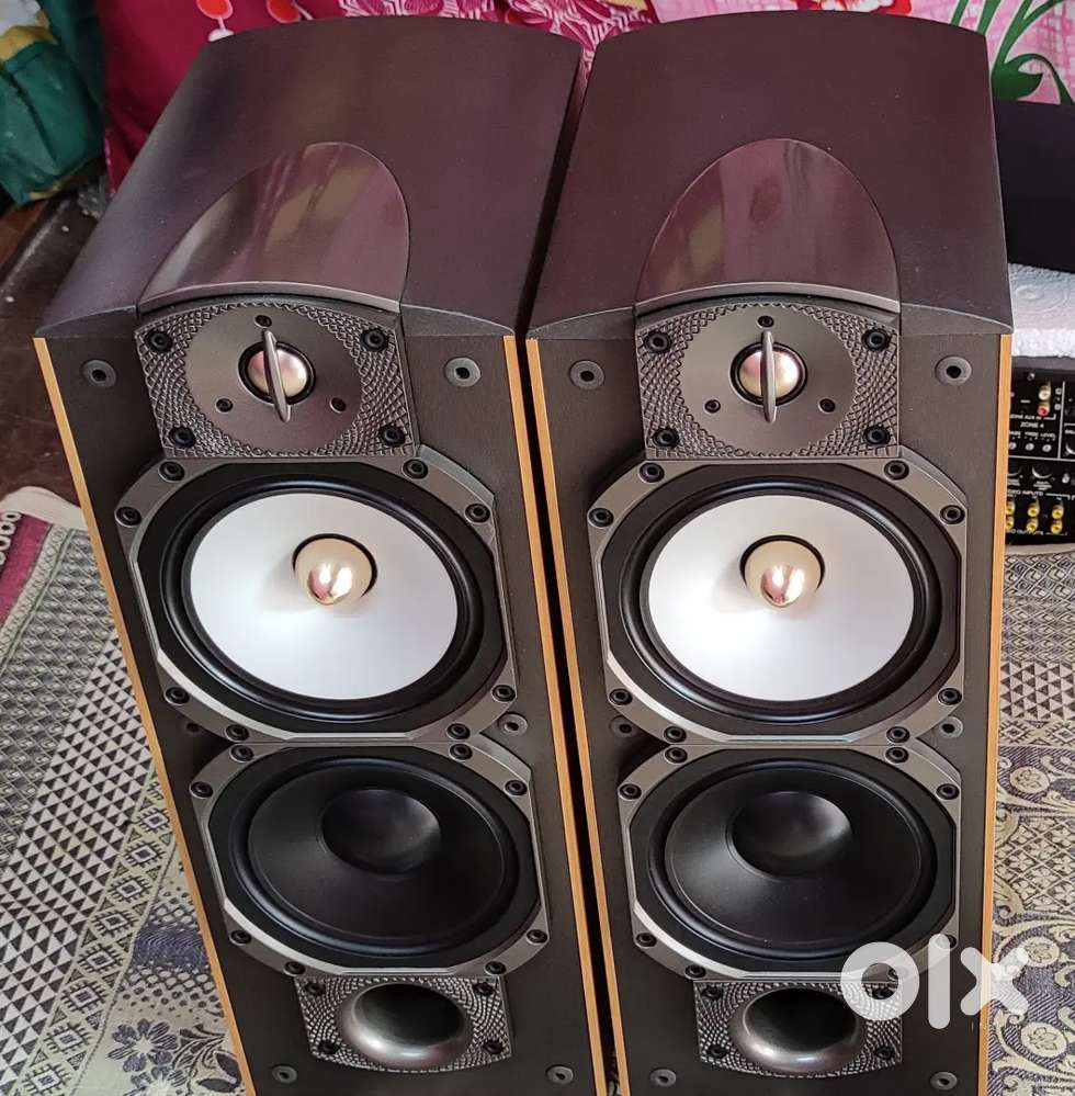Paradigm Bookshelf Speakers - 40 V.4