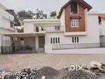 Kakkanad kizhakkambalam 5 cent 4bhk  villa near Thripunithura, Aluva