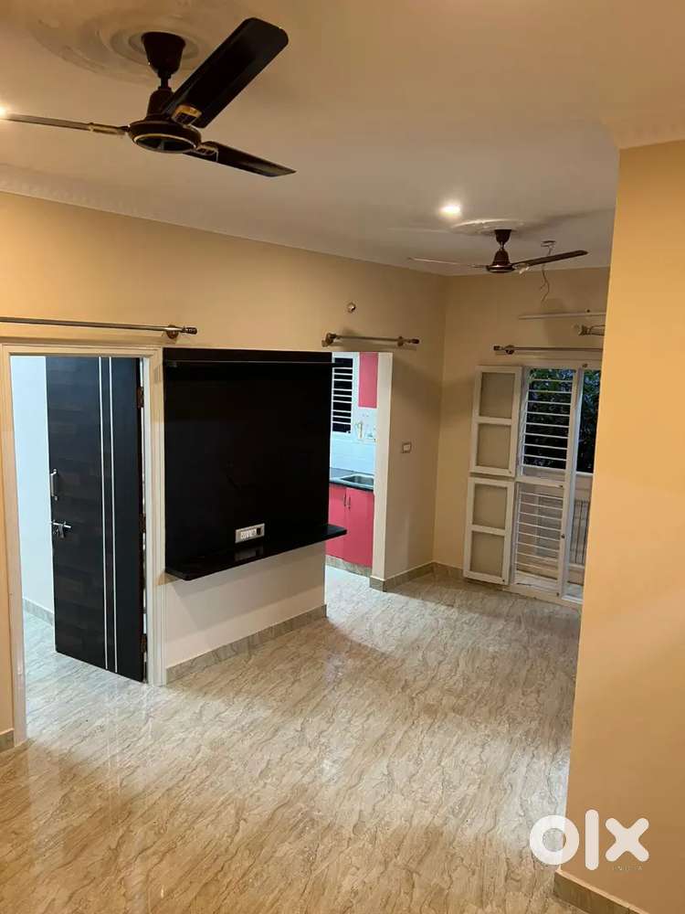 2bhk for rent in thanisandra main road
