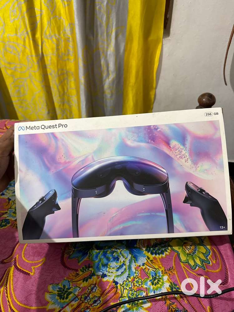 Meta Quest Pro 256GB VR Headset