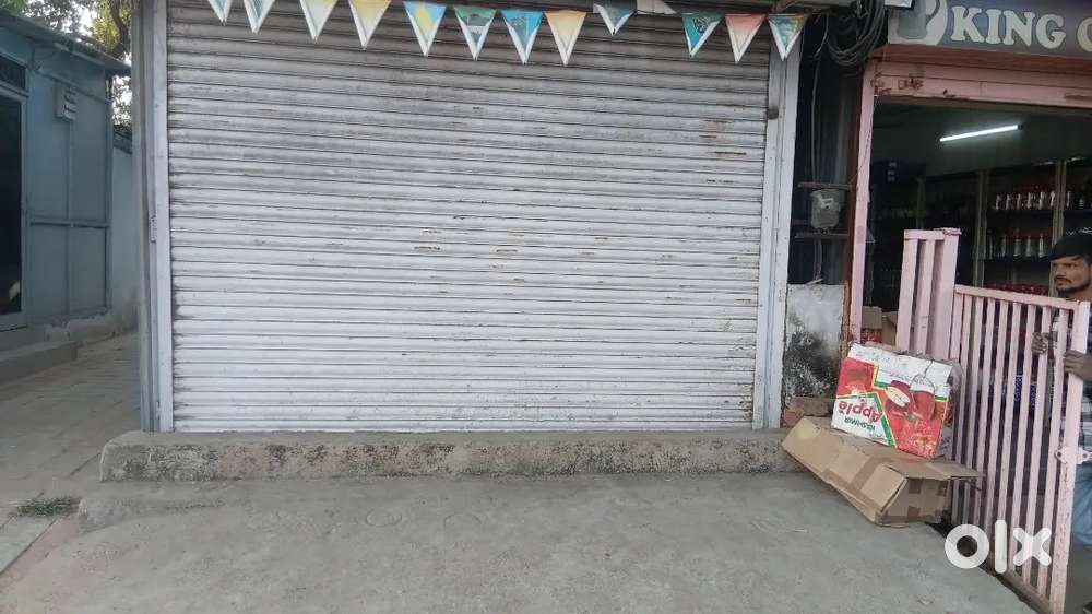 Shop for rent on road ground floor