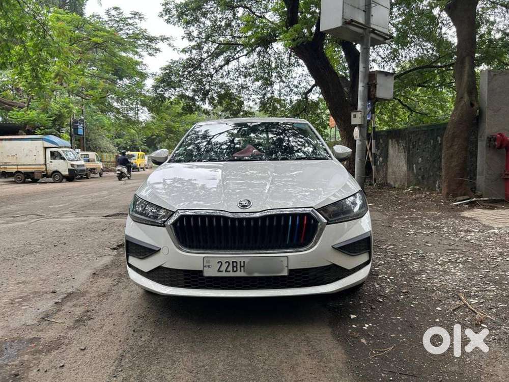 Skoda Slavia Active 1.0L TSI MT, 2022, Petrol