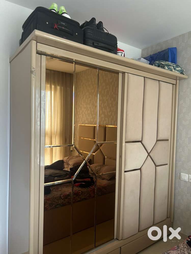 Double door wadrobe
