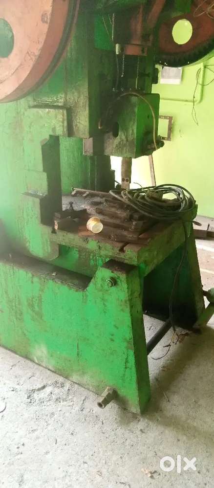Punching machine 60 ton