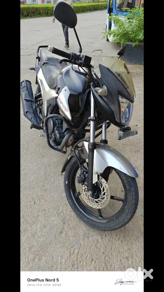 Yamaha SZ-R in black colour