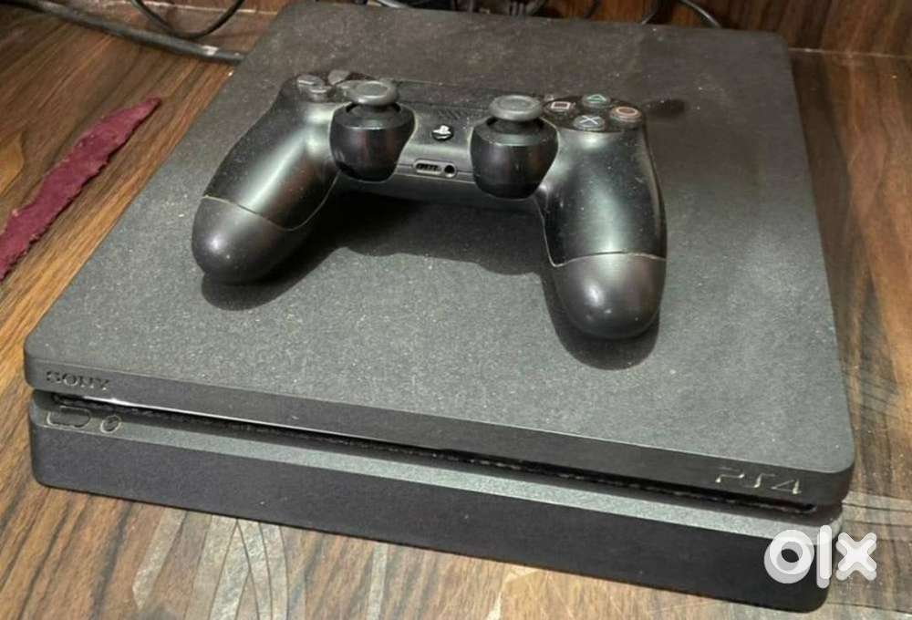 Play station 4 slim