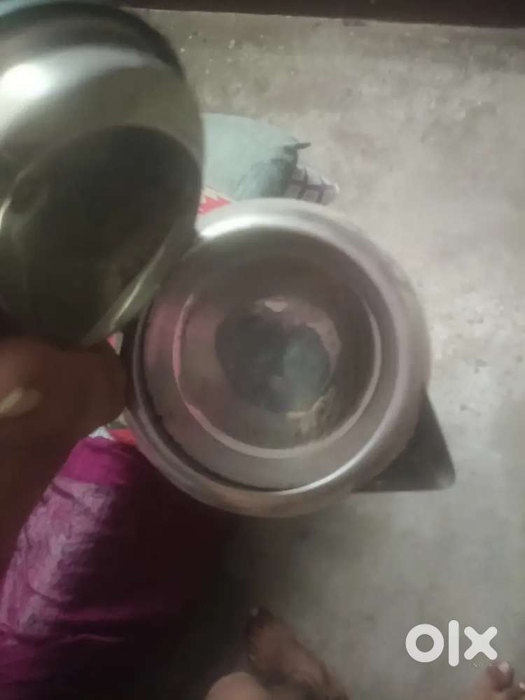 Electric ketli 1500 watt 1.8 litre new condition only 1 month old