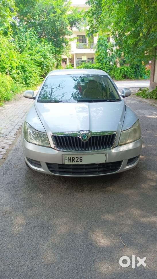 Skoda Laura 2.0 Elegance TDI CR, 2012, Petrol