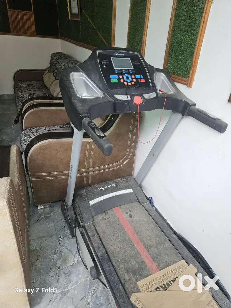Treadmill 6 month old 1 year warranty