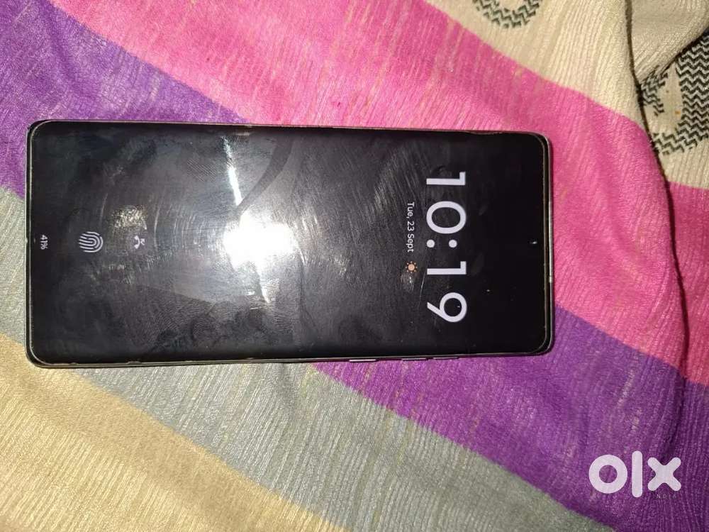 Motorola edge 50 fusion edges is small scratches