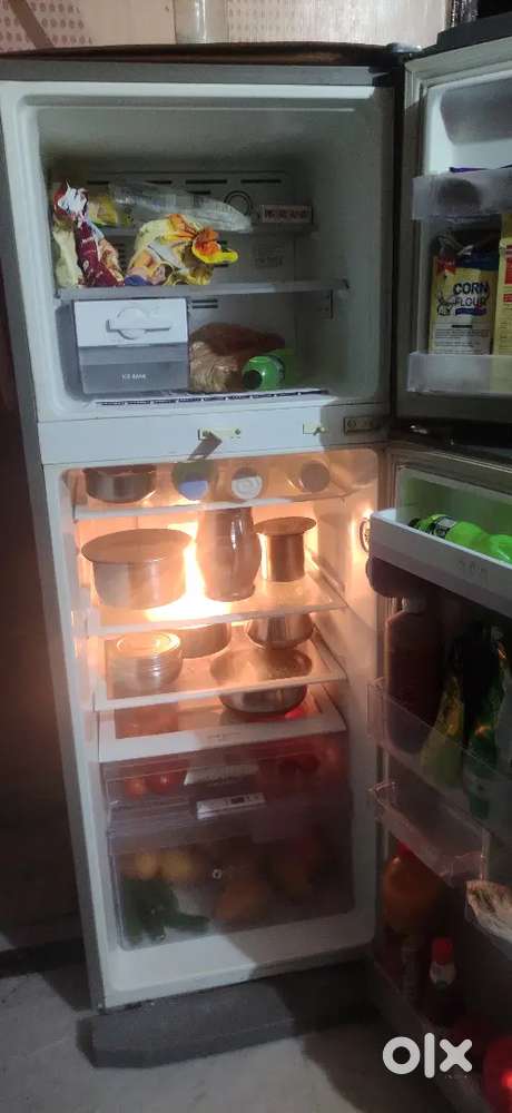 samsung 5 star fridge 290 litre good condtion