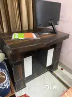 Computer table