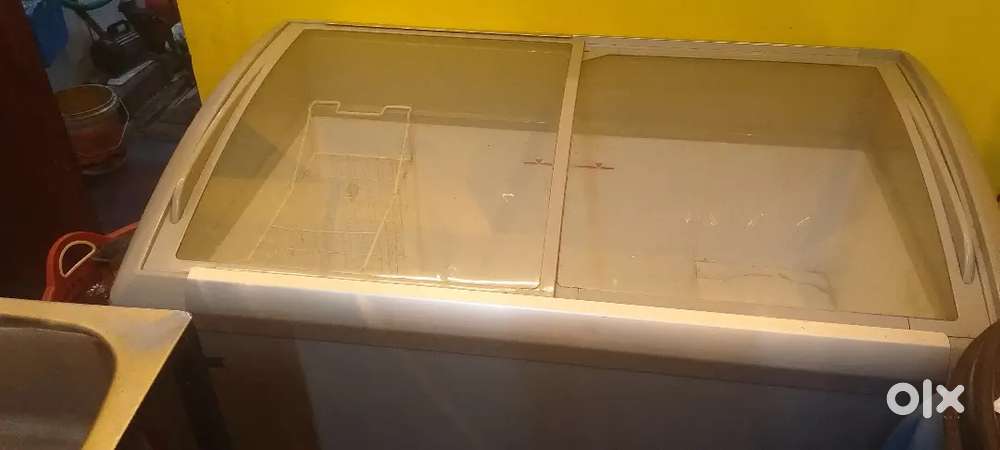 Kitchen deep freezer