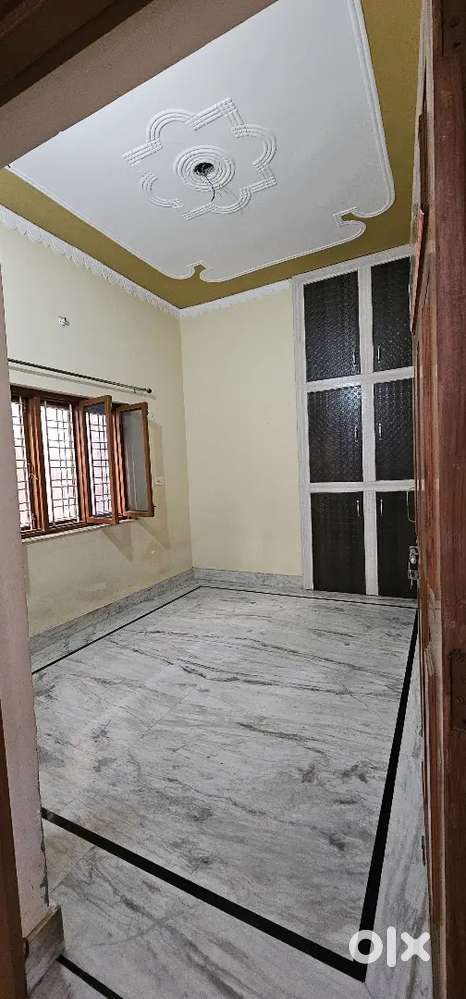2 bhk with small dining area ( price = 8500 )