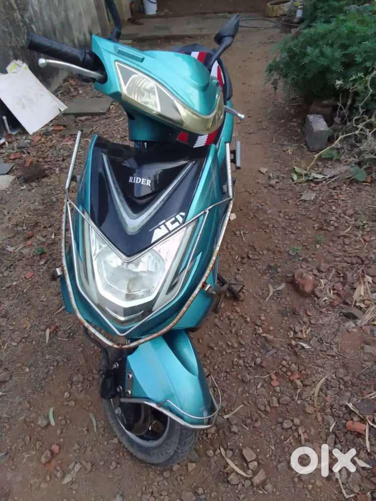 Showroom condition single charge 50 to 160  km mileage